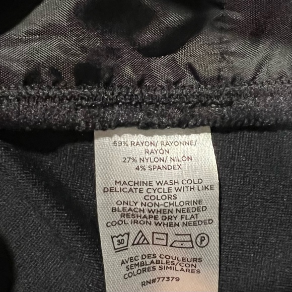 Ann Taylor Factory Pants Womens Size 10P Black Signature Flat Front Straight Leg - Picture 4 of 4